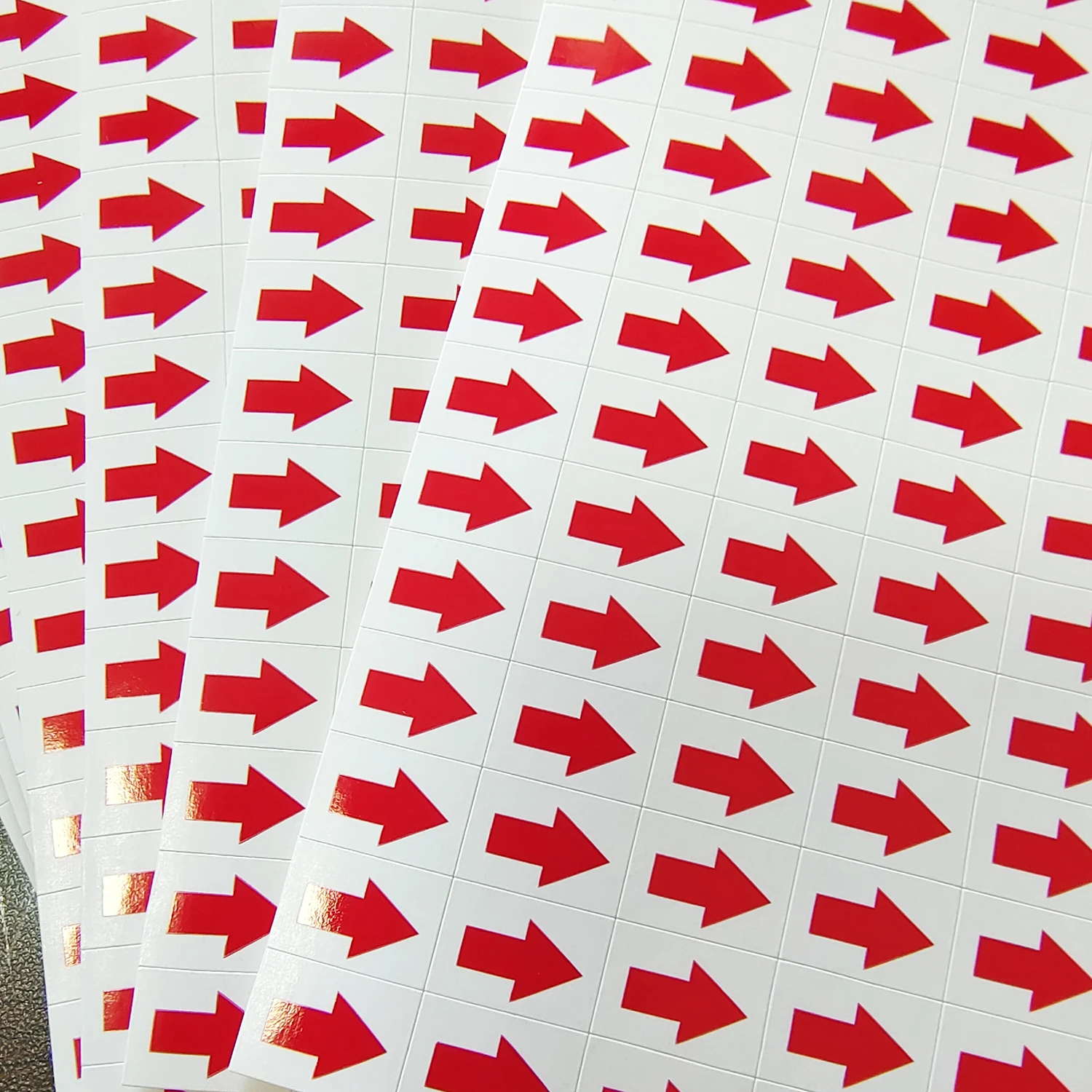 1000pcs 12x9mm Red Arrow Paper Label Sticker for Direction Indication or Product Processing Plant Procedures Defect Mark