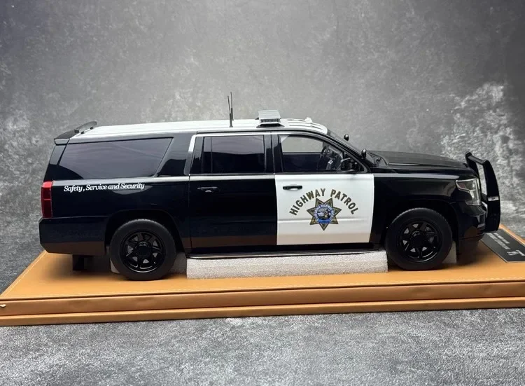 GOC 1/18 For Chevy Suburban Tahoe LTZ SUV 2015 Diecast Model Car Gifts Hobby Display Collection Ornaments