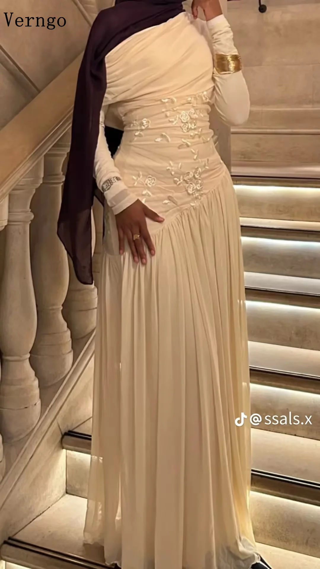 Verngo lvory Crepe Appliques Wedding Dress High Neck Full Sleeves Mermaid Prom Bride Dress Modest Bridal Gown Customized