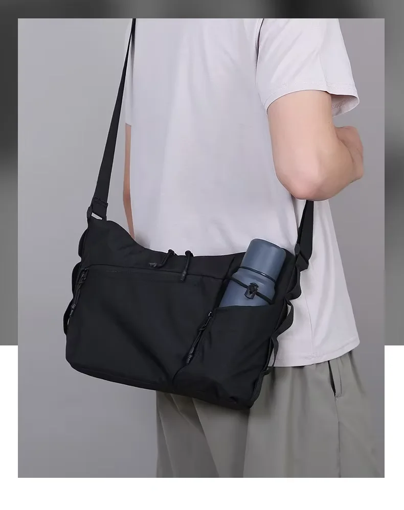 B New Men's Casual Large Capacity Nylon Crossbody Bag Single Shoulder Crescent Shaped Bag for Travel Sports Commuting