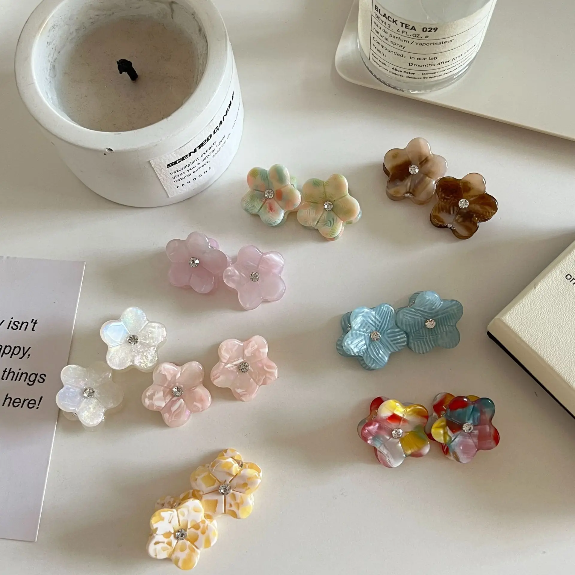 Mini Floral Acetate Hair Claw Clip, Cute Small Flower Hair Clips for Women Princess Hairstyle Daily Hair Accessories