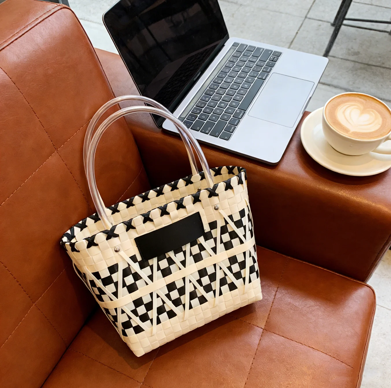 Why the Large Woven Basket Handbag is the Ultimate Choice for Modern Commuters and Beach Lovers