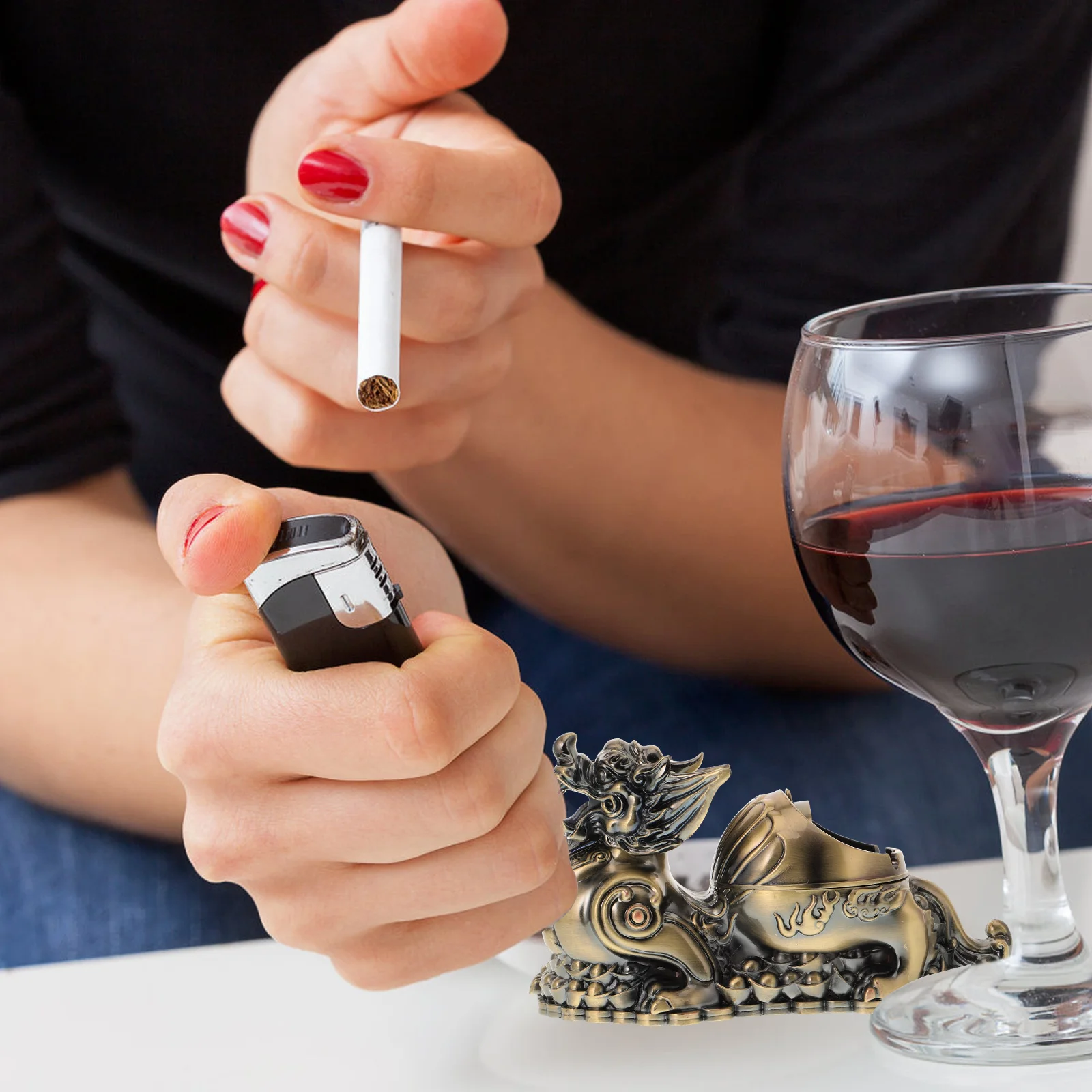 

Ashtray With Lid Zinc Alloy Desktop For Office Home Cigarette Holder Wear Resistant Tabletop Ornament Smoking Supply