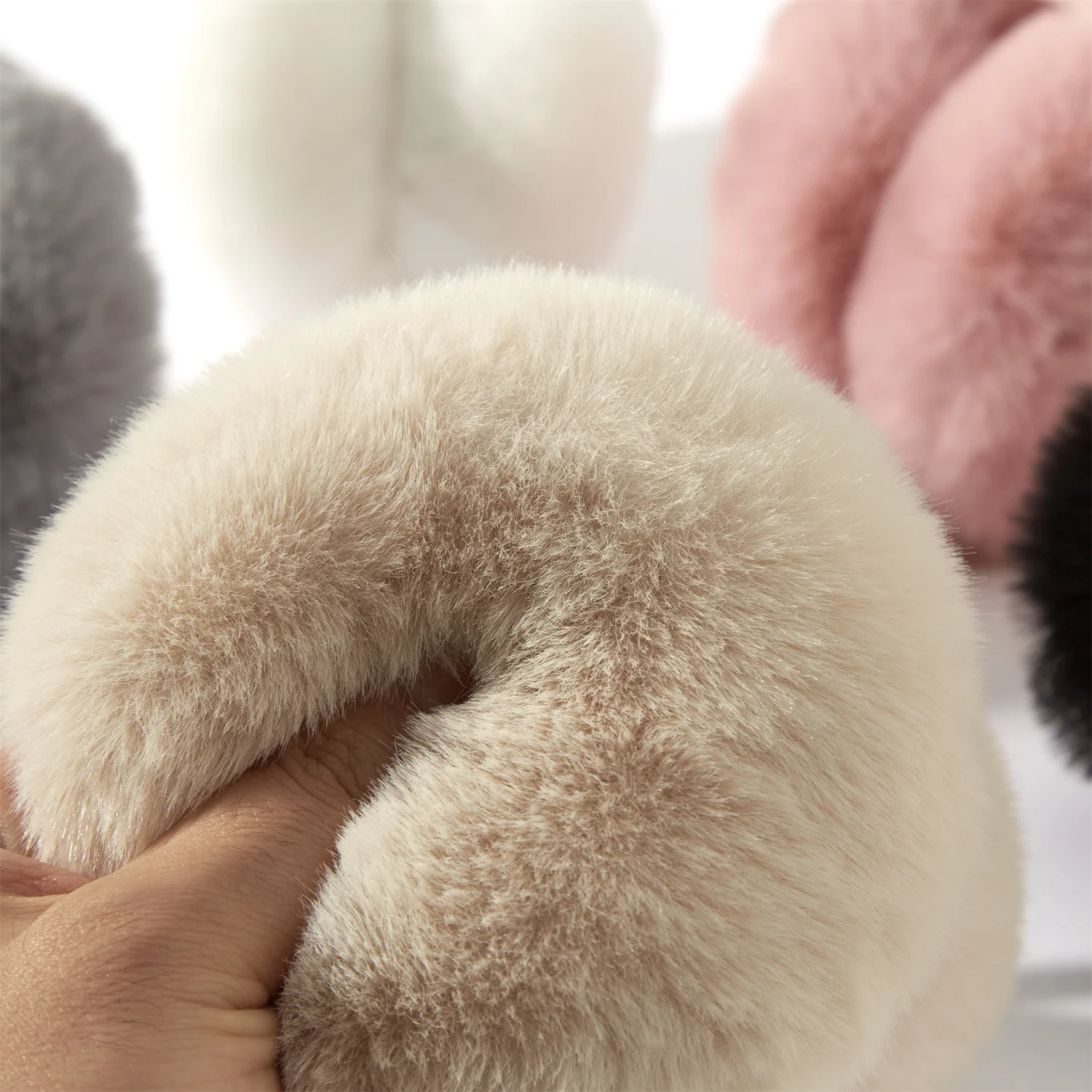 غطاء للأذنين بني فاتح على الموضة 2025 رائجة البيع الراقية لينة أفخم تقليد أرنب الفراء الأذن يفشل موضة سهلة المطابقة الملحقات #6