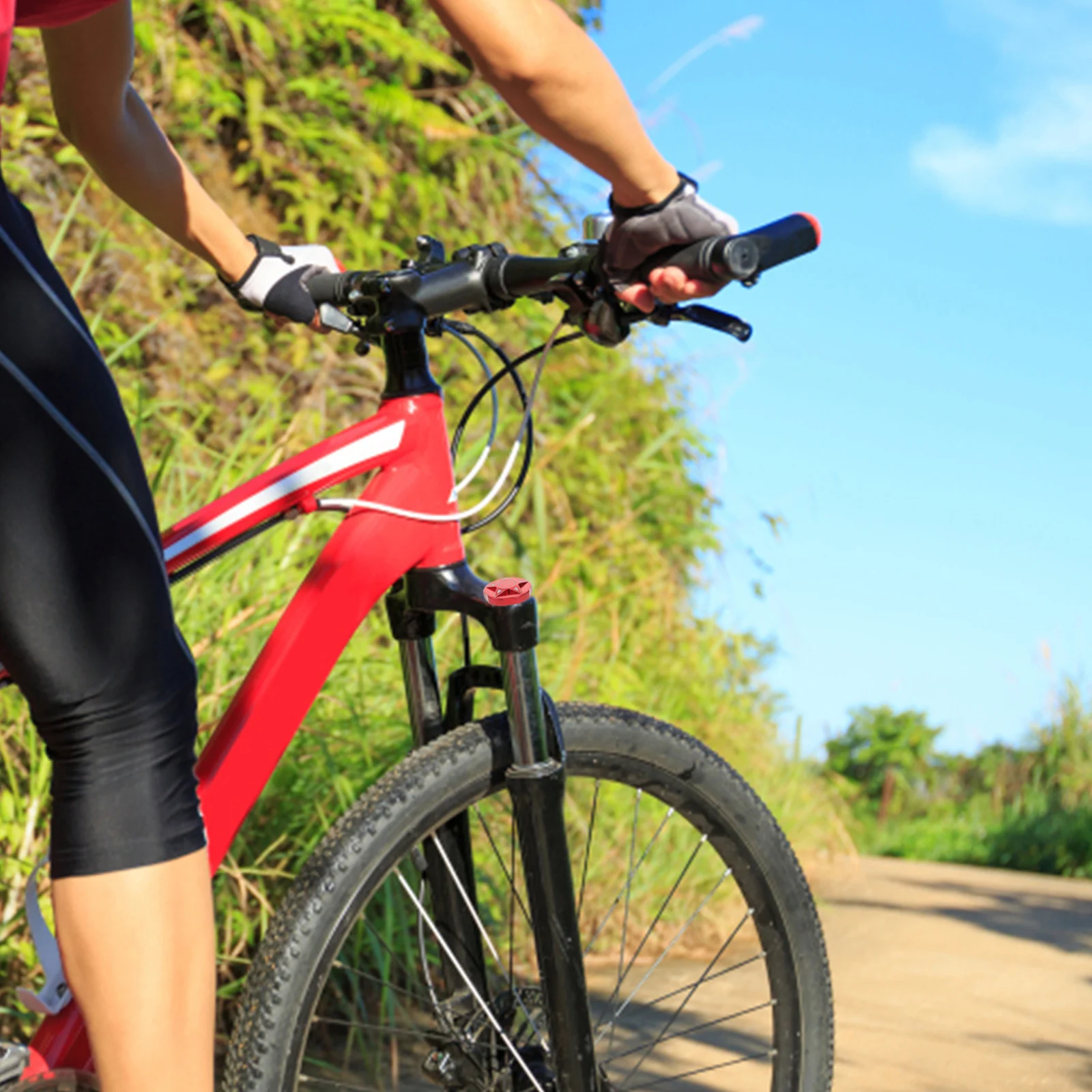 Cubierta de hombro para horquilla delantera de bicicleta de montaña, aleación de aluminio, duradera, ligera, diseño hueco, fácil de instalar, práctica tapa de horquilla para bicicleta