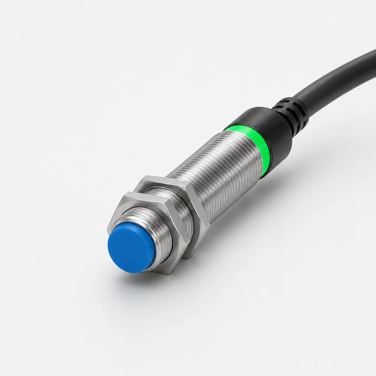 GTRIC M8 series inductive proximity switch Inductive sensing distance: 2mm-1mm Non-embedded type Embedded type Voltage: 6 - 36V