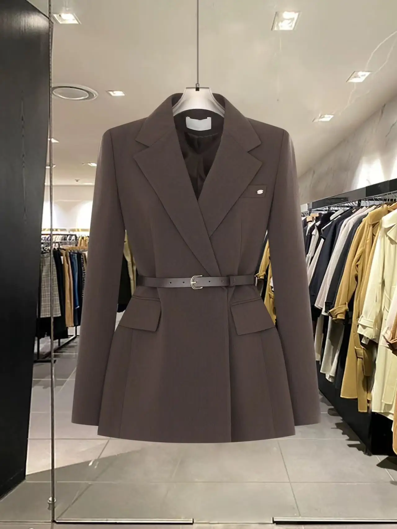 

Fashionable and High-end Slim Fitting Suit Jacket Women's New Autumn Winter 2025 Belt Elegant Blazer Office Lady Blazer Coat