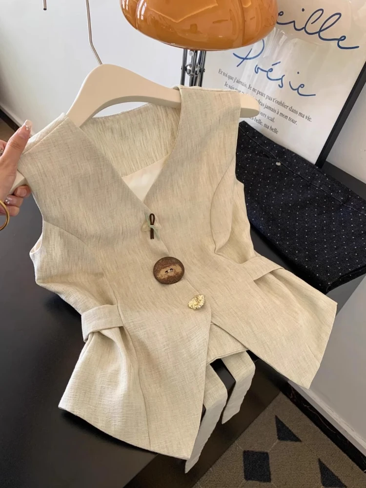

French Elegant Vests V Neck Sleeveless Button Design 2025 Summer Vest Bandage Vintage Female Slim All Match Women's Clothing