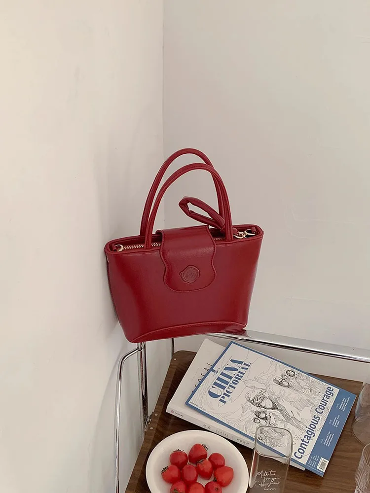 Vintage Women\'s Red Bag Simple Solid Exquisite Seal Design Female Shoulder Crossbody Bags New Daily Commuter Handbags For Work