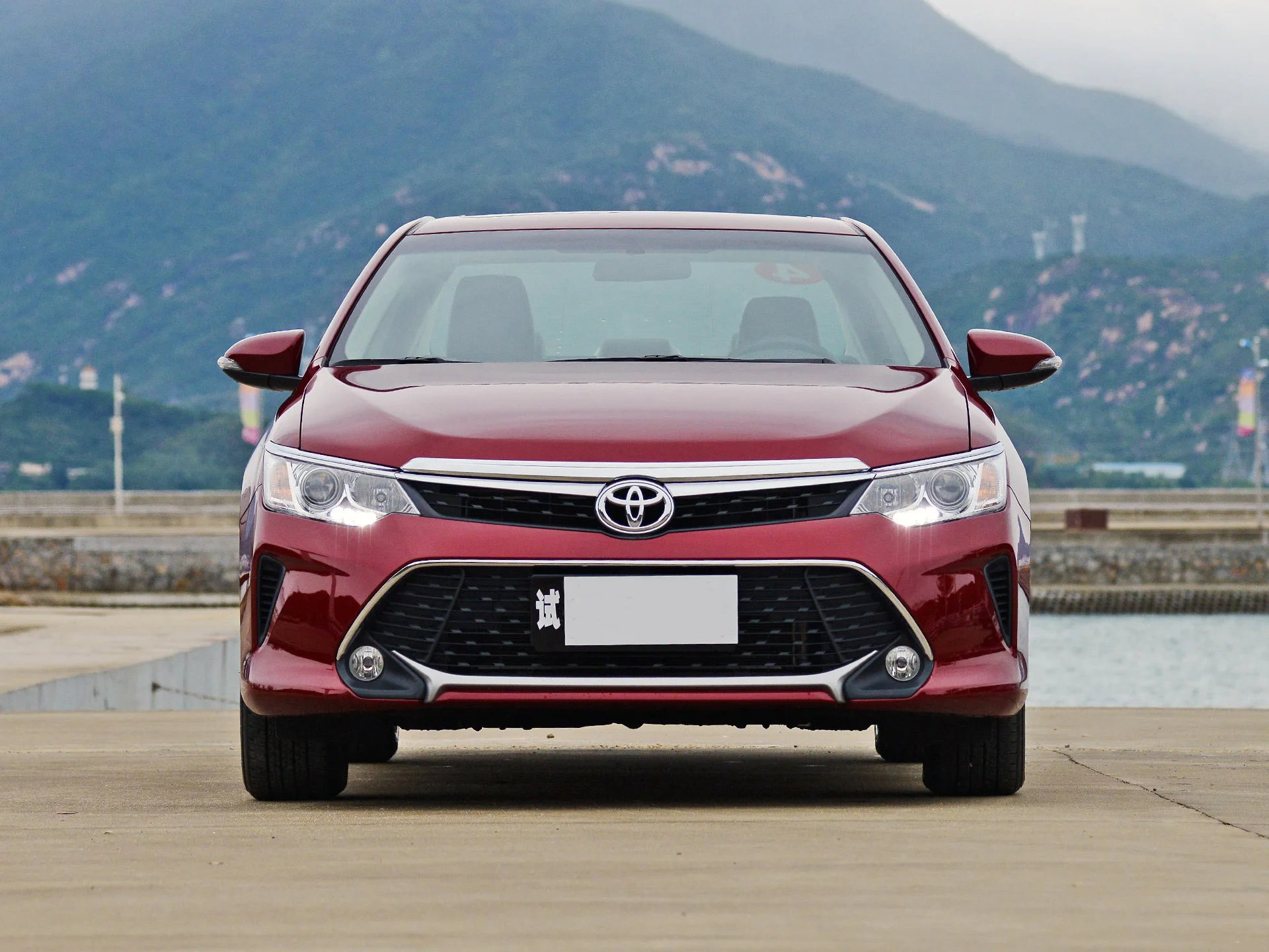 Car Electric tailgate For TOYOTA Camry 2015-2017 Automatic Induction Rear Door Lift Retrofit Power Tailgate Closer kick sensor