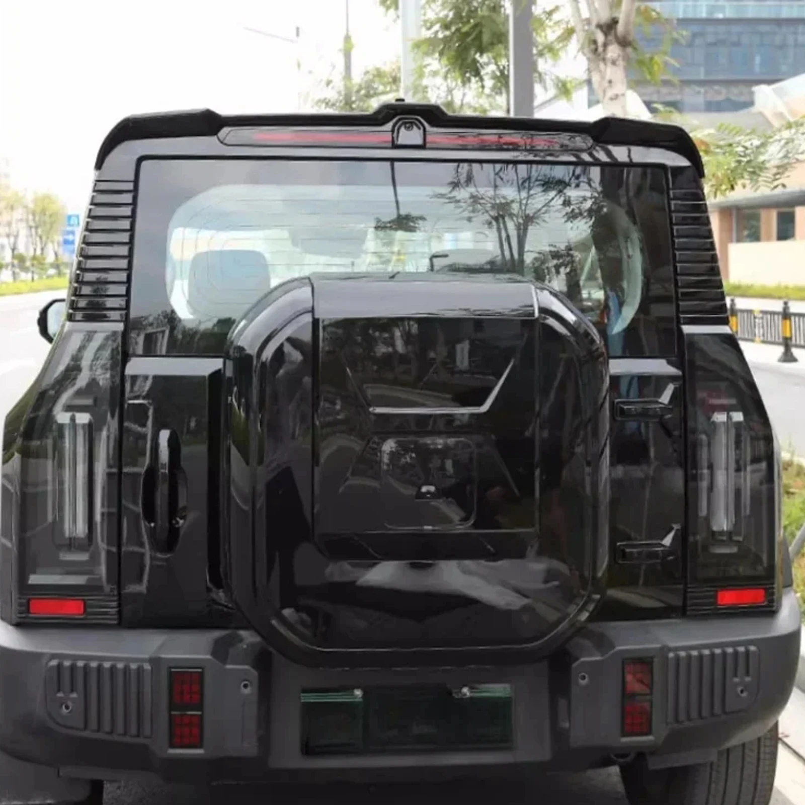 2023-2025 Chery Jetour Traveller T2 테일 윙 스포츠 스타일 스플리터 수정 된 외부 광택 블랙 용 자동차 지붕 스포일러 썸네일 2