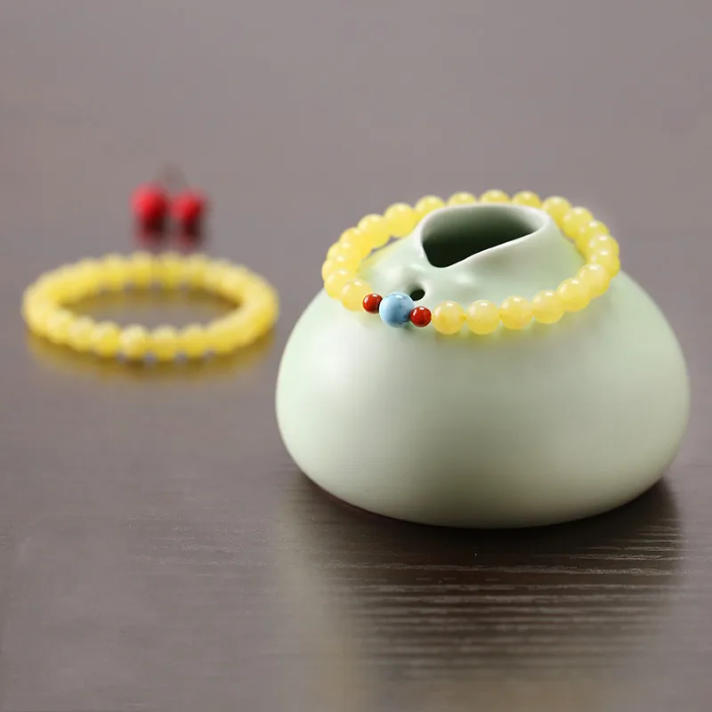 

Chicken Fat Yellow Amber Beeswax 7mm Round Bracelet with Green Pine Buddha Beads Single Circle Ethnic Style Women