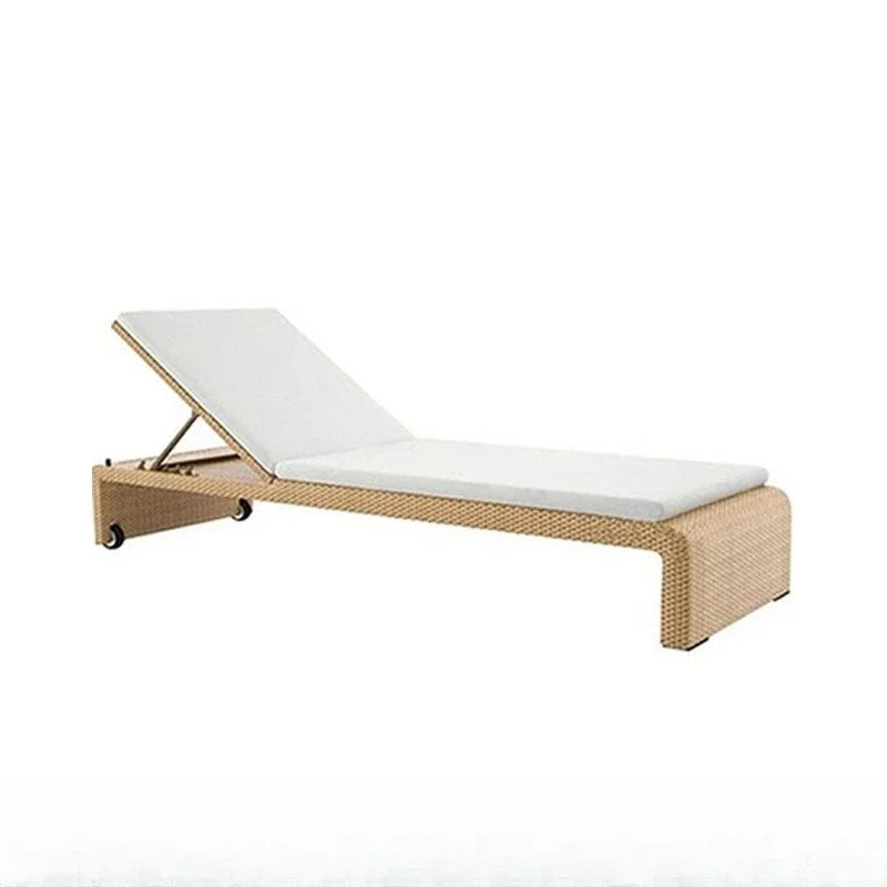 

Outdoor Villa Pool Loungers Courtyard Balcony Rattan Solarium Loungers Outdoor Hotel Resort Beach Chairs Coffee Table