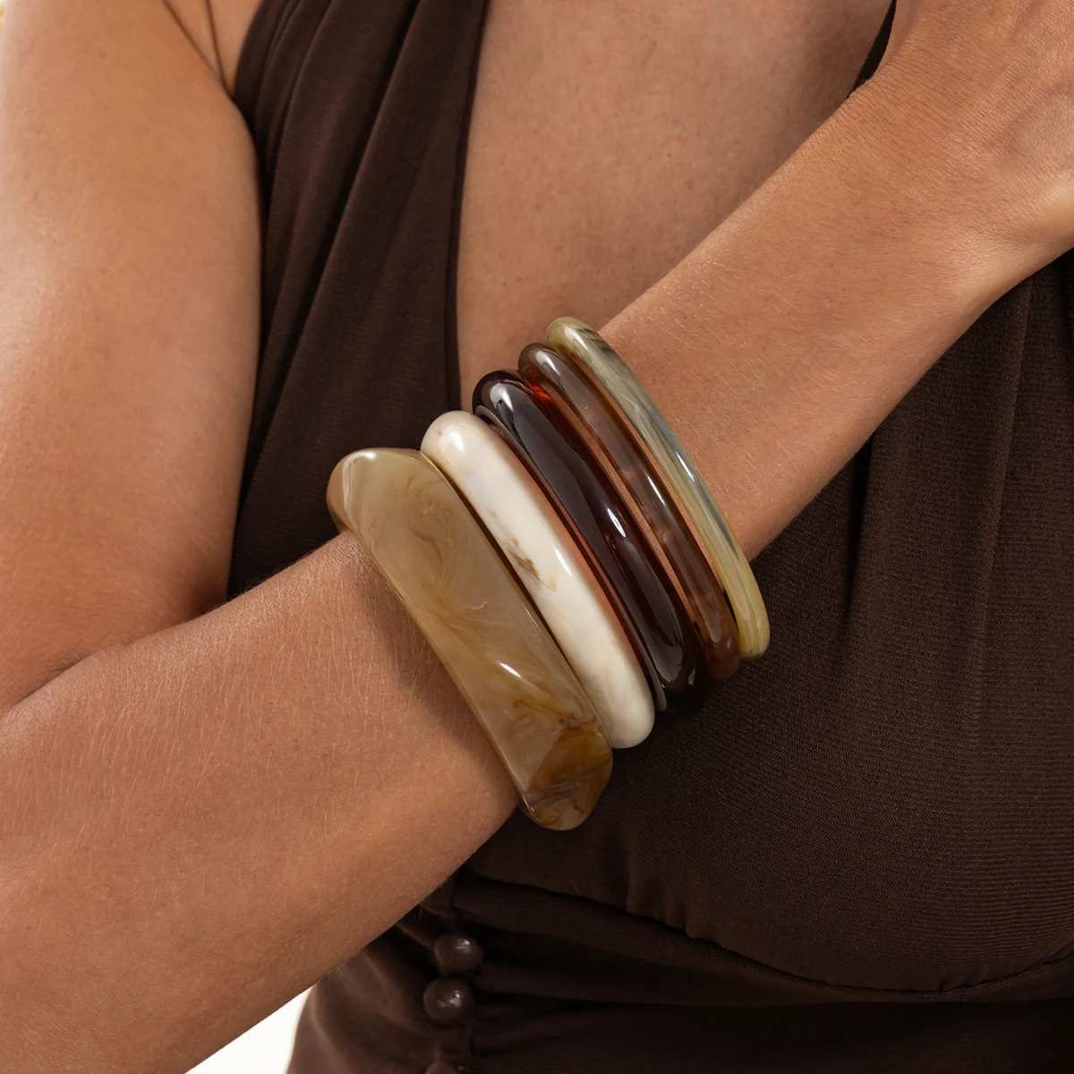 Ingemark 5-teiliges Set Böhmische Stapelbare Acryl-Armreifen für Frauen Retro Bunte Harz-Schichtarmreifen Täglicher Schmuck – Detail 3