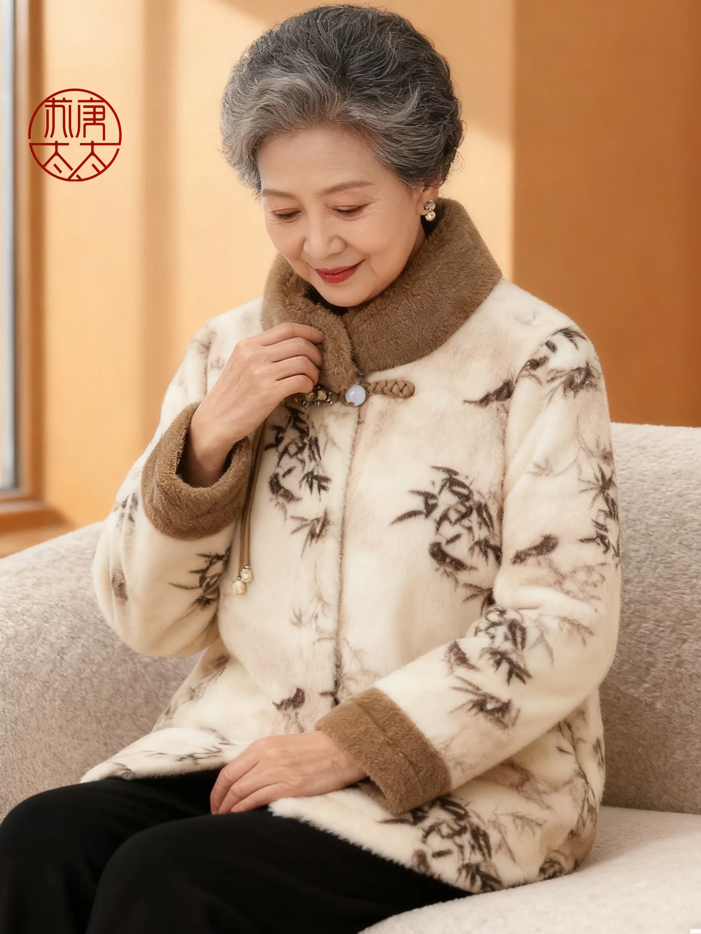 

Новое китайское демисезонное пальто для женщин и мам: модное, теплое, с мехом, на пуговицах, длинное, свободного кроя