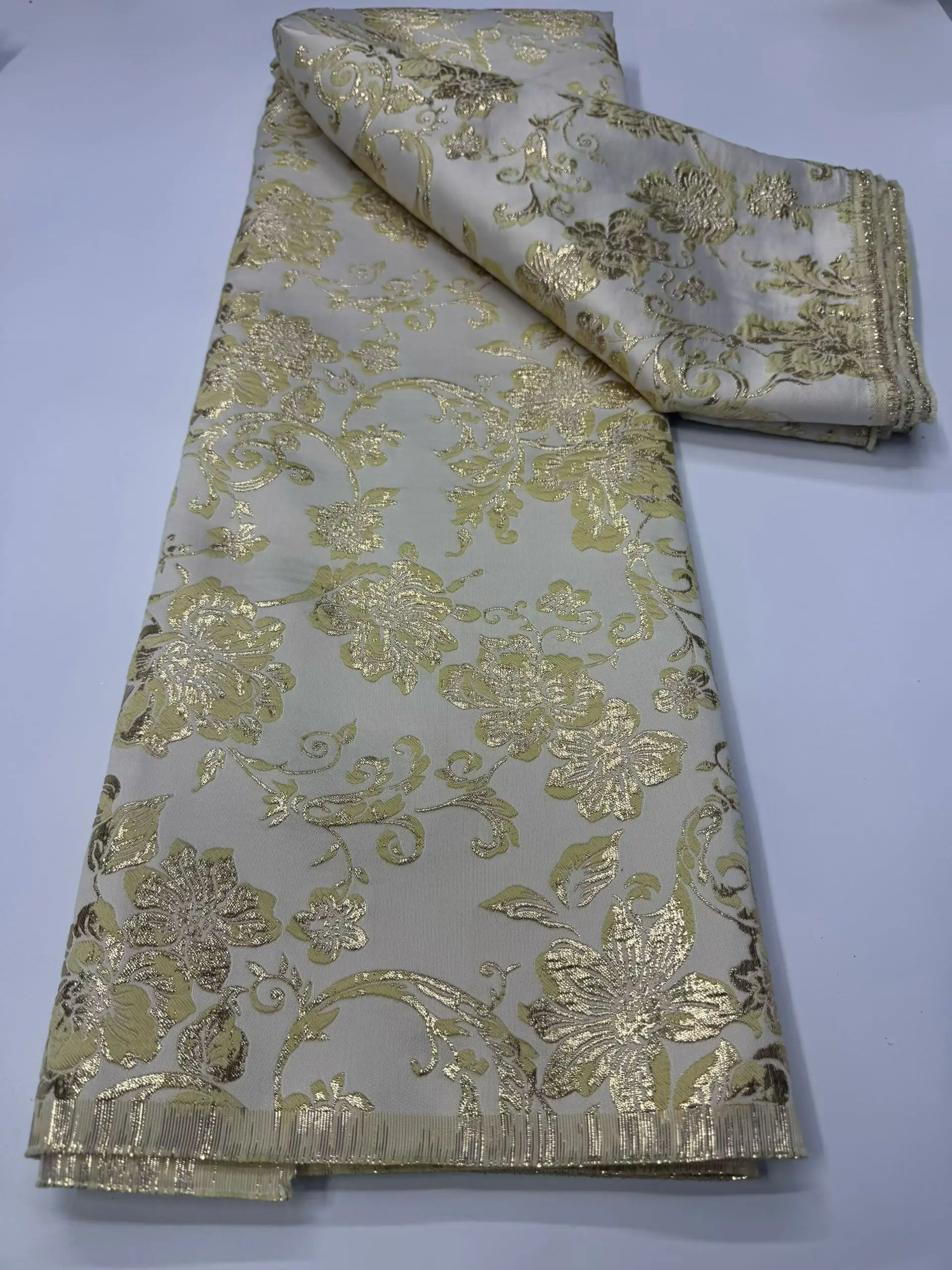 

New Style Gold African Nigerian Jacquard Brocade Lace Fabric 2026 High Quality French Damask Lace Fabric For Party Dress LCW2543