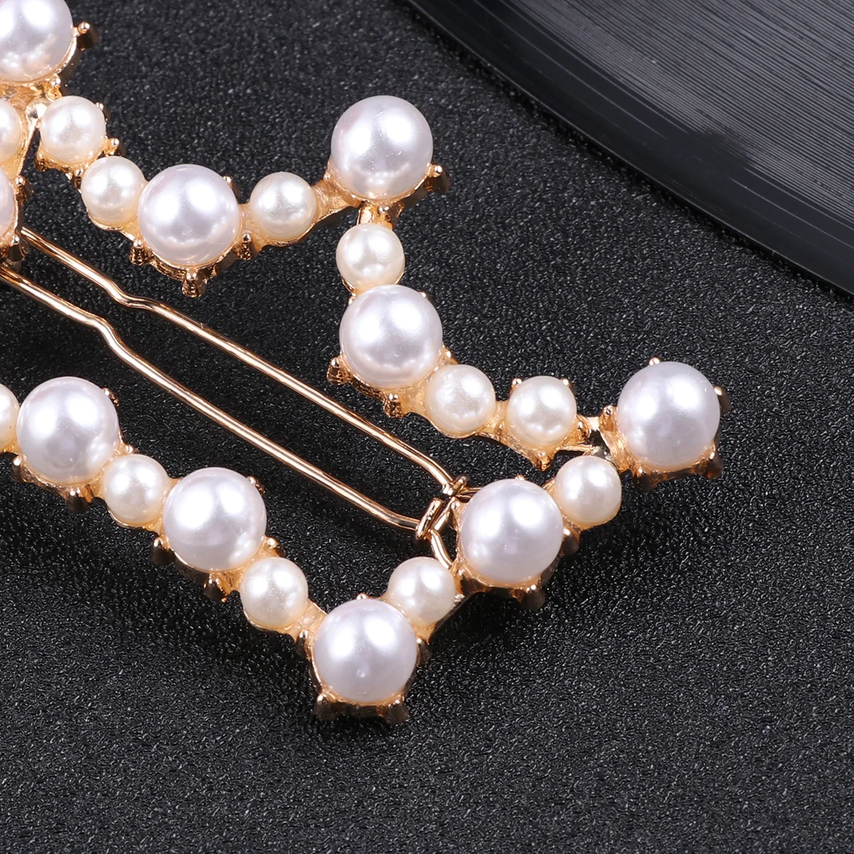 

1pcs Love Heart Crown Hair Clip Pearl Geometric Design Women Girls Fashion Hairpin Barrettes Hair Accessory For Women Girls