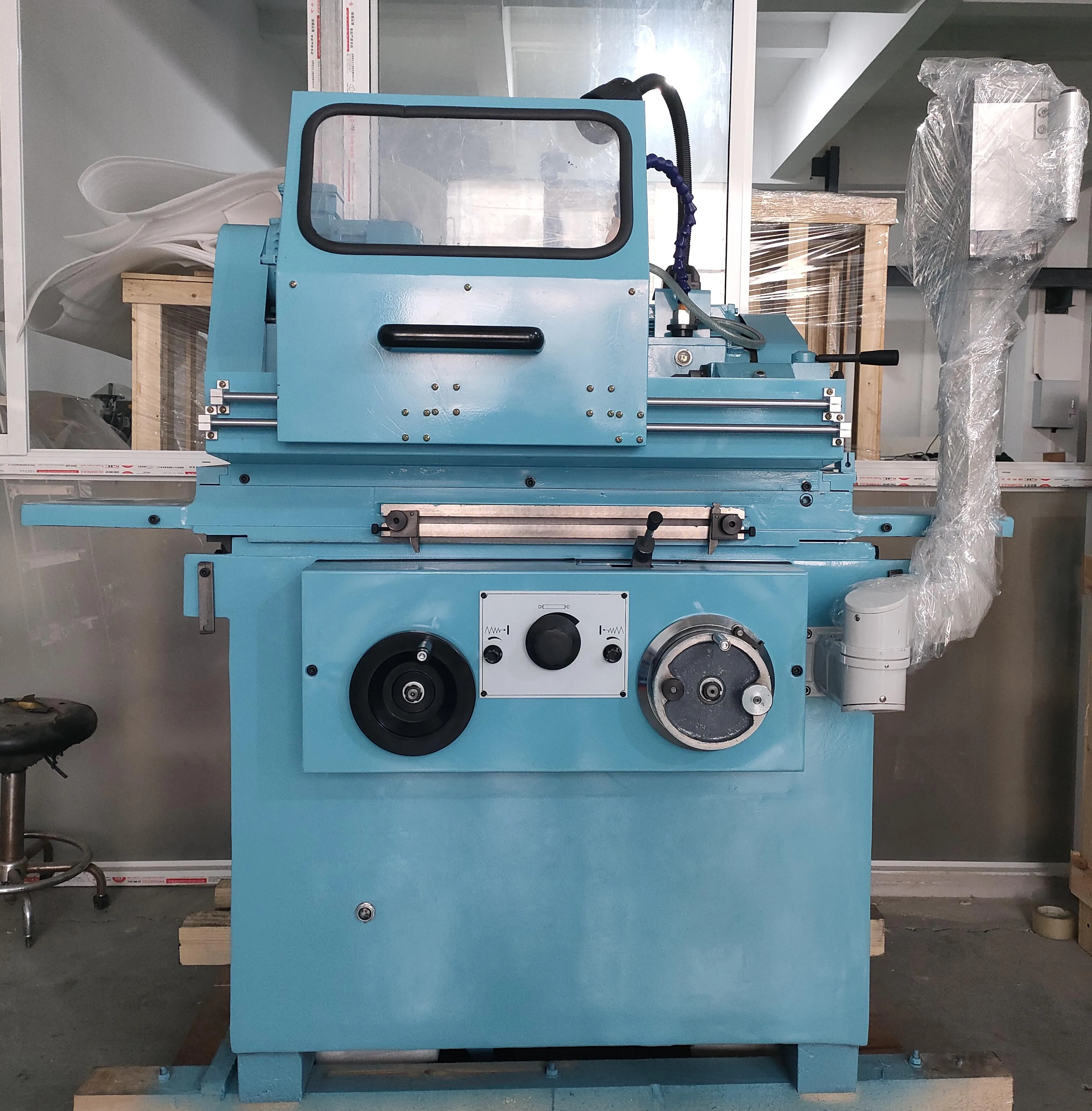 CYLINDRICAL GRINDING MACHINE