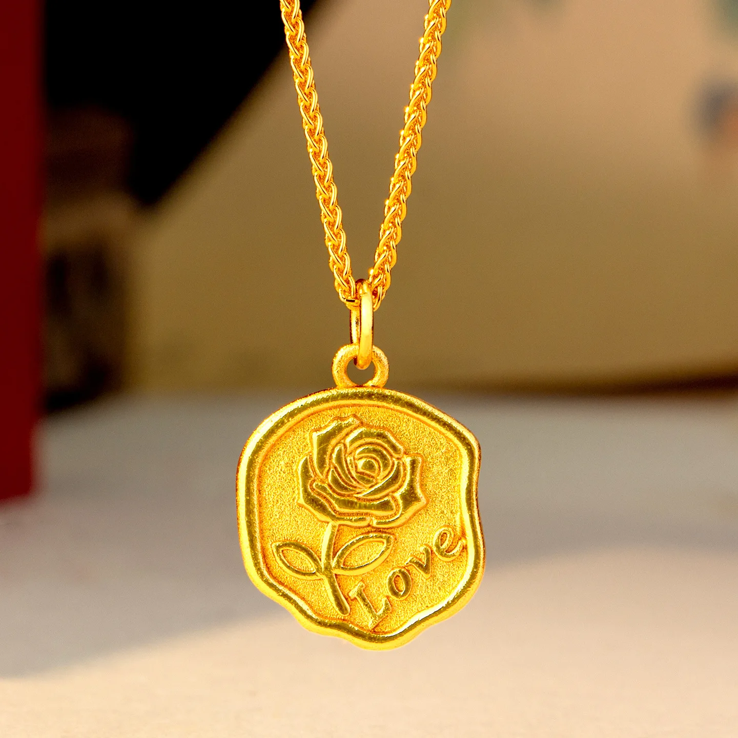 

New 9999 Pure Gold Brushed Craft Romantic Rose Pendant 24K Real Gold Women's Light Luxury Versatile Necklace Accessories