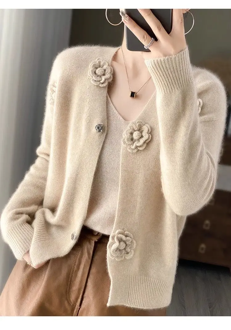 Autumn Winter V-neck Three-dimensional Hook Flower Knitted Cardigan Women\'s Embroidered Sweater Knitted Jacket Loose Knitted Top