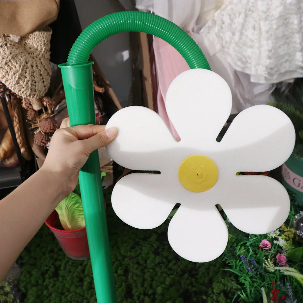 Flower Shape Crazy Spin Sprinkler Funny Unique Dancing Daisy Sprinklers 720 Rotating Creative Water Spray Yard Lawn Watering