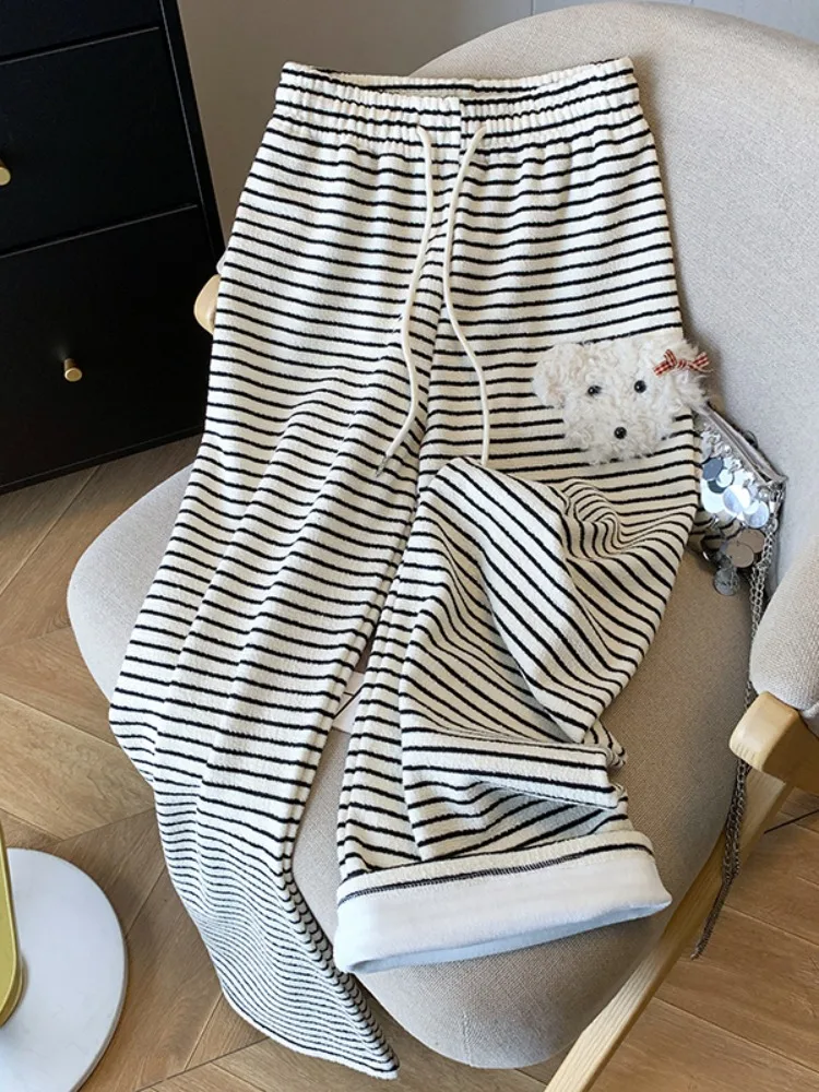 

Winter New Striped Baggy Pants Y2K 3D Japanese Harajuku Cute High Street 2000s Women Loose Casual Wide Leg Sports Pants