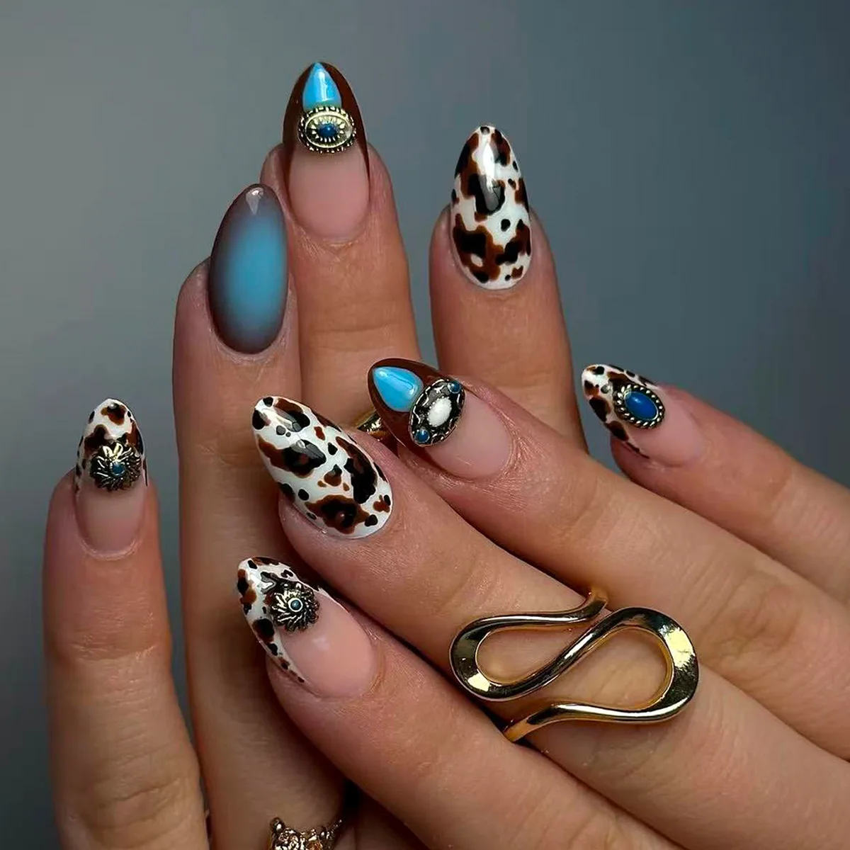 24pcs INS Colorful Strip Printed Press on Nails Sweet Cool Almond Fake Nails for Women Girls Manicure DIY Wearable False Nails image 4