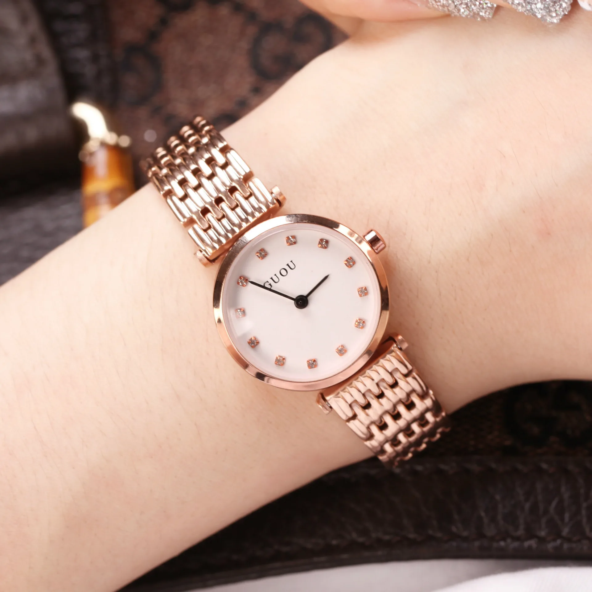 ساعات نسائية ورجالية، 2026 طراز كوري جديد، بسيطة وعصرية، كاجوال، ساعات كوارتز رفيعة للطلاب.