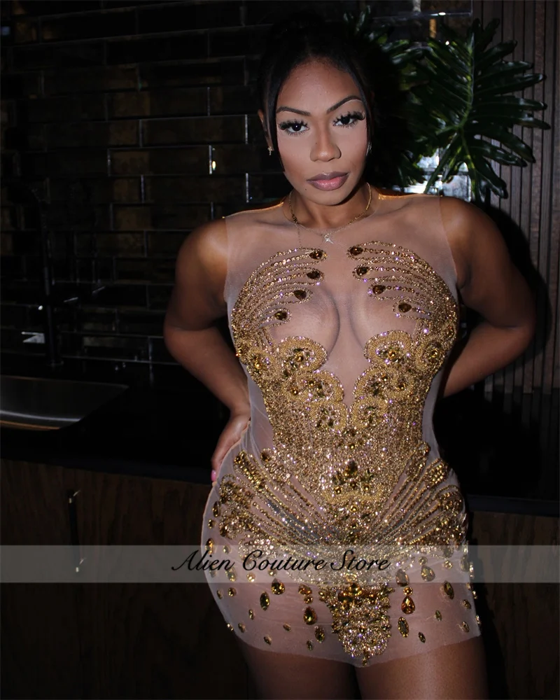Nuovi abiti da ballo corti con diamanti dorati Perline scintillanti sexy Cocktail di compleanno di cristallo Abito da festa per ritorno a casa per anziani personalizzato