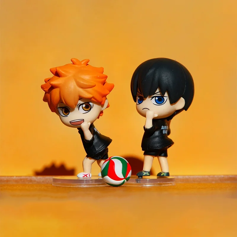 Haikyuu Gashapon jouets Hinata Shoyo Kageyama Tobio dites bonjour et se transforme pour introduce les uniformes modèles ornements