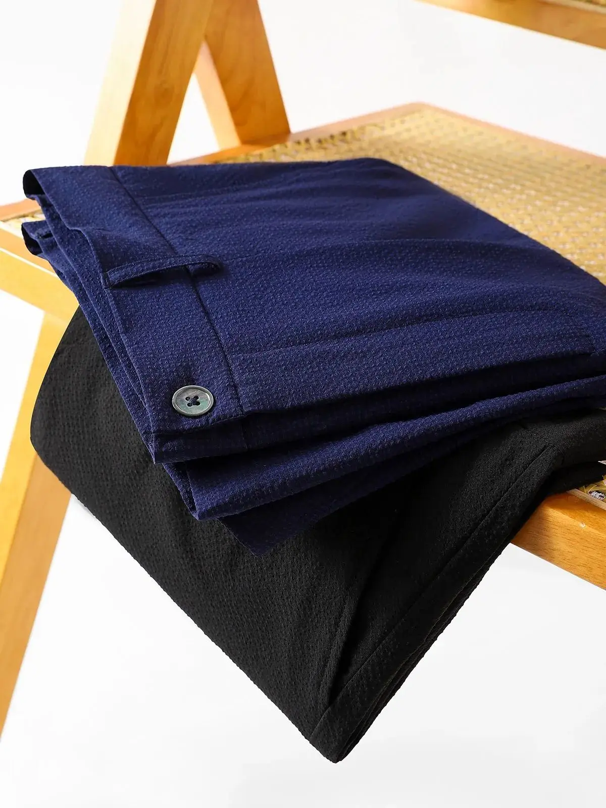 

Высококачественные мужские повседневные универсальные брюки из ткани Bubble Cloth с охлаждающим эффектом, быстросохнущие, дышащие, модные, городские, спортивные.