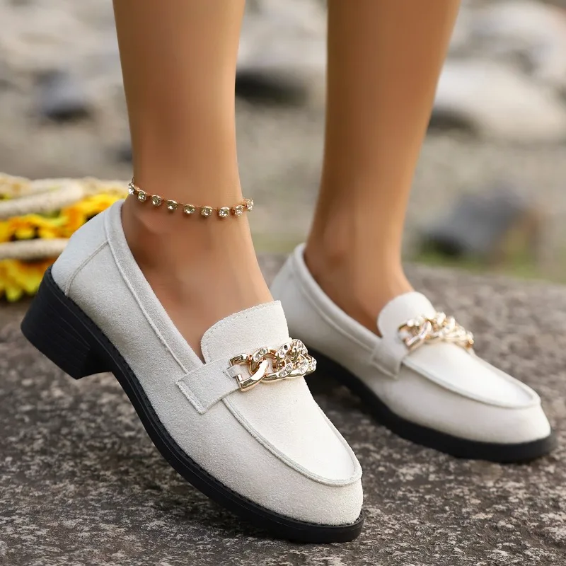 سلسلة ديكور المتسكعون النساء منصة بولي Leather الجلود حذاء كاجوال امرأة الربيع الصيف الراحة الانزلاق على الشقق أحذية مريحة