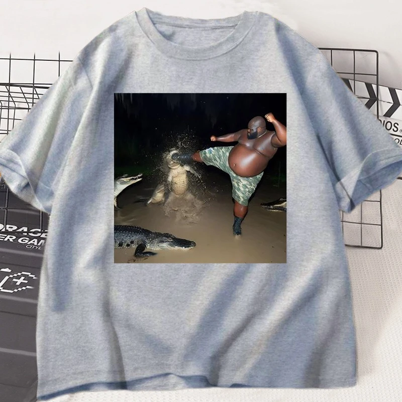 Summer New Man Kick Alligator in Swamp T-Shirt Tee Men's Short Sleeve O-neck High Quality Tops Unisex Casual T Shirt Men Clothes