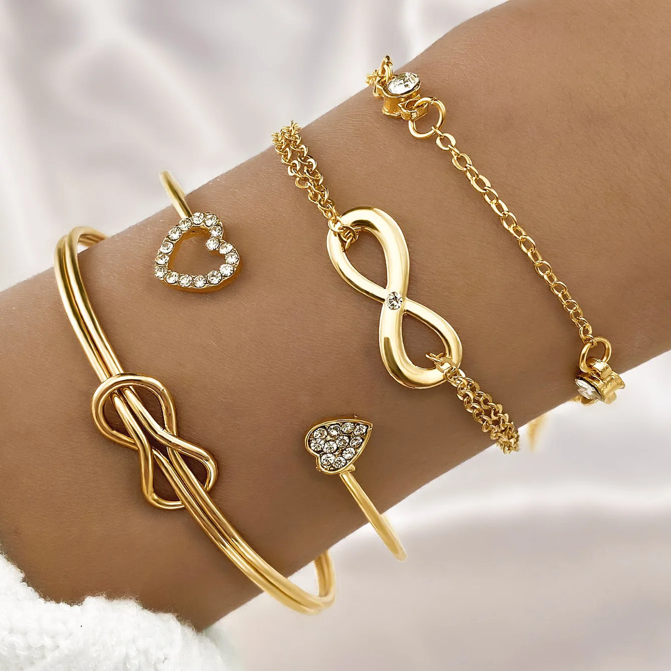 4 pcs/Set Vintage Gold Color Cuff Zircon Bracelet Set  Love Heart Star Bracelets Fashion Elegant Bangle Jewelry Gifts