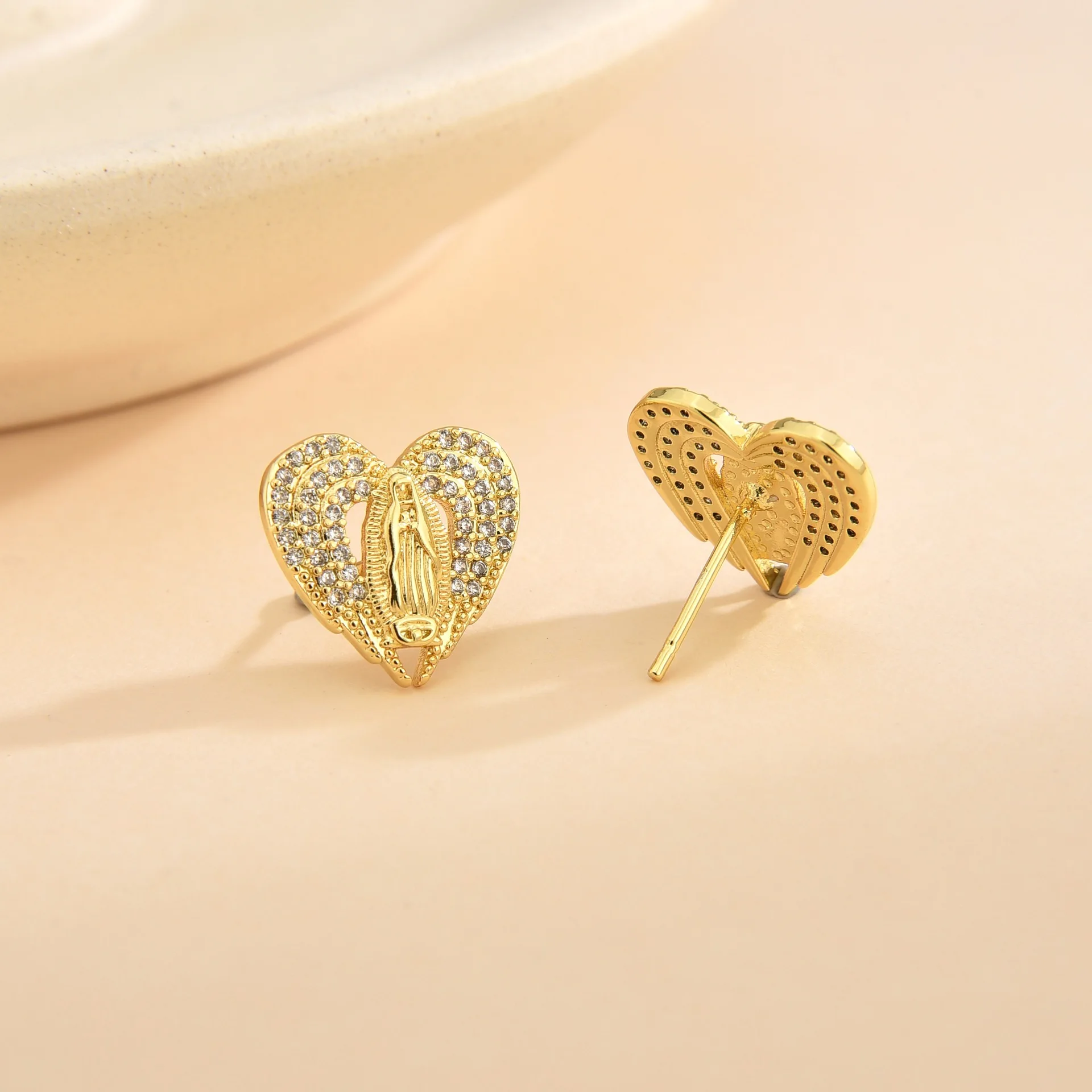 

QMCOCO Classic Simple Silver Color Heart Zircon Stud Earrings Women's Fashion Jewelry Party Accessories
