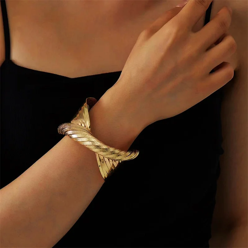 

Punk Cuff Bangle For Women Gold Color Spiral Armband Personalized Geometric Cross Open Bracelet Metal Jewelry