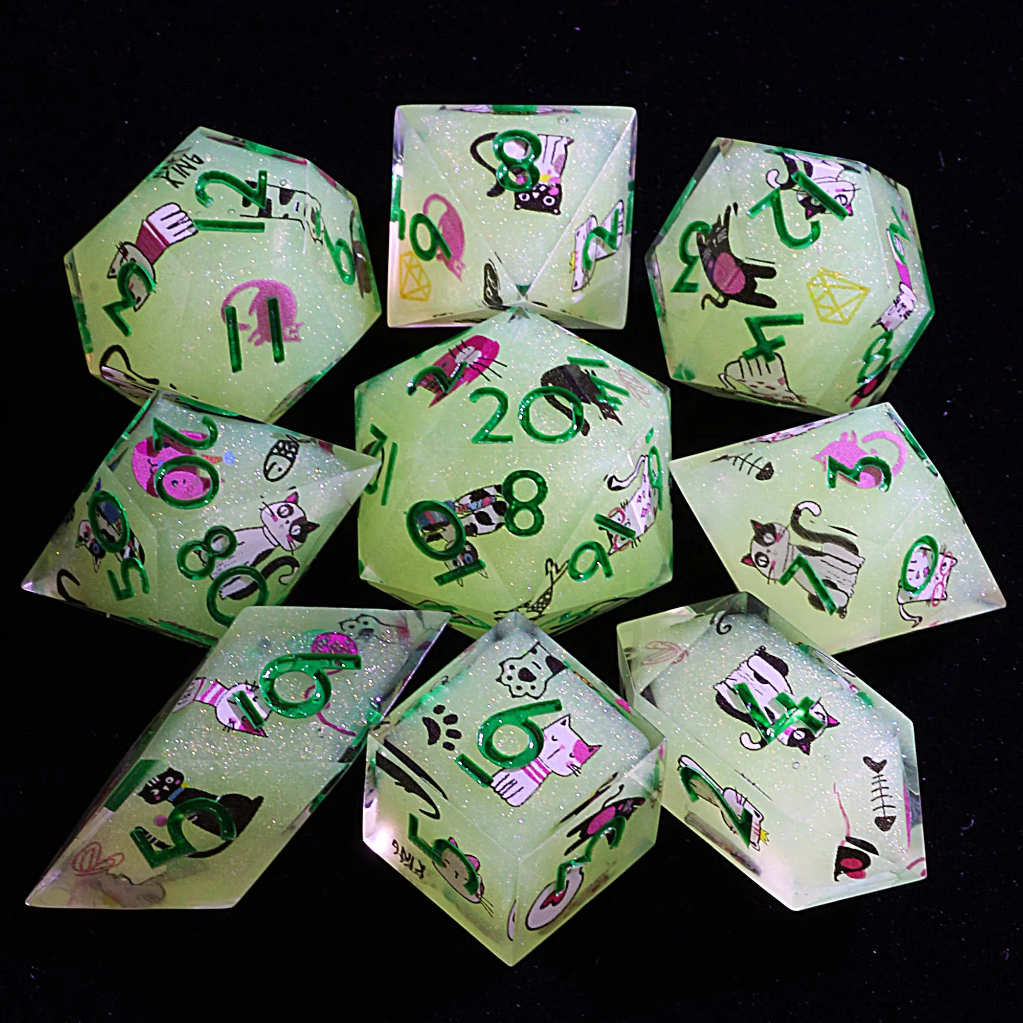 

Светящийся многогранный набор Dice DD Moonlit Cat Ballad