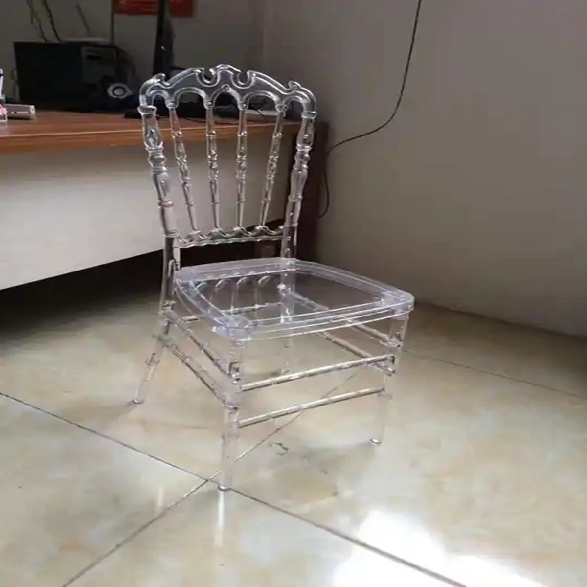 20pcs)wholesale transparent chair and outdoor wedding acrylic crystal ice stacking clear resin chiavari