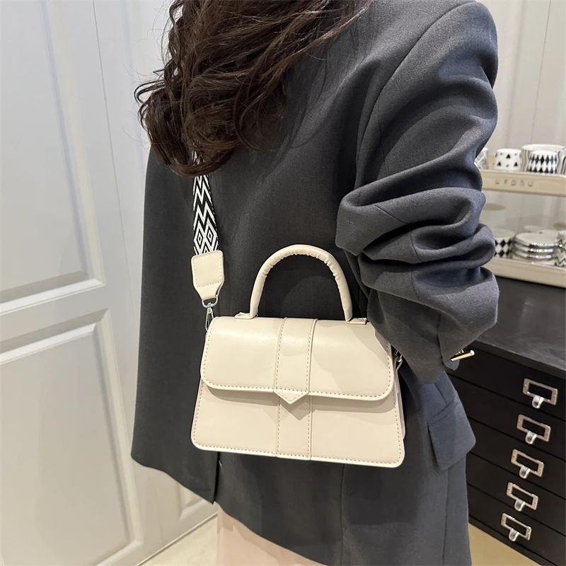 

Minimalist Unique Stylish Diaper Bags For Women Luxury Brand Shoulder Bag Simple Vintage Leather Messenger Bag Large Capacity