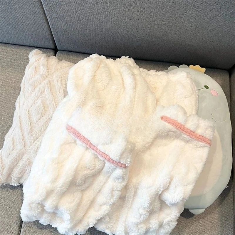 Pijamas HelloKitty dulces y lindos con cuello de muñeca de terciopelo Coral blando a la moda para niñas, conjunto de ropa de hogar para estudiantes cálidos y gruesos de invierno