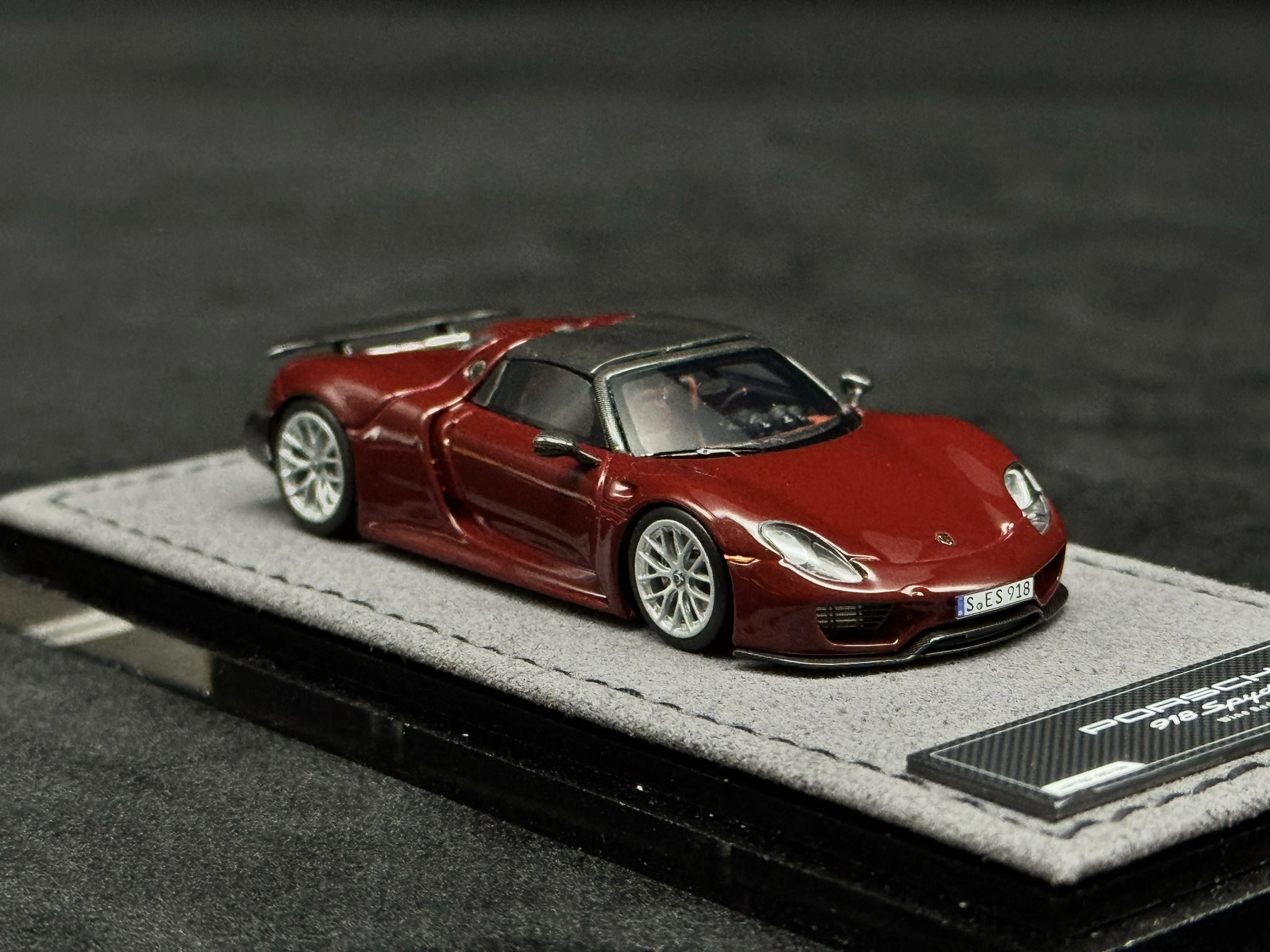 

Литой под давлением масштаб 1:64 Halo Porsche 918 Spyder, герметичная модель автомобиля из смолы, Коллекционная игрушка, подарок, сувенир, демонстрационный орнамент