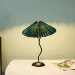 Japanese Vintage Pleated Table Lamp Retro Umbrella Swing Lamp Nordic Desk Lamps Living Room Decor Bedroom Bedside Light Fixrure