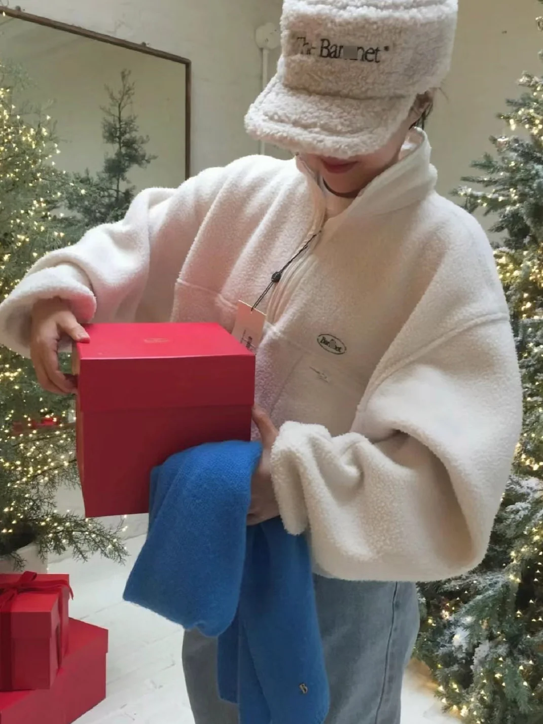 

Специальное предложение 25FW! Коллекция толстовок с капюшоном Round Ne Hooded Sweatirt Jaet: свободный крой, с принтом, из смесового хлопка, с длинными рукавами, для повседневной носки.