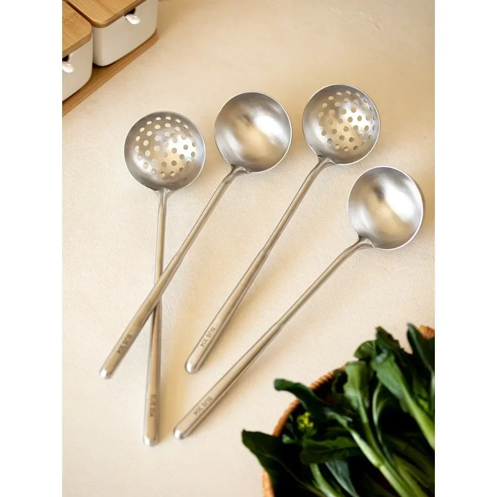 Thickened 304 stainless steel extended spoon, leaking spoon, household cooking spoo, hot pot spon, tableware, kitchen utensils