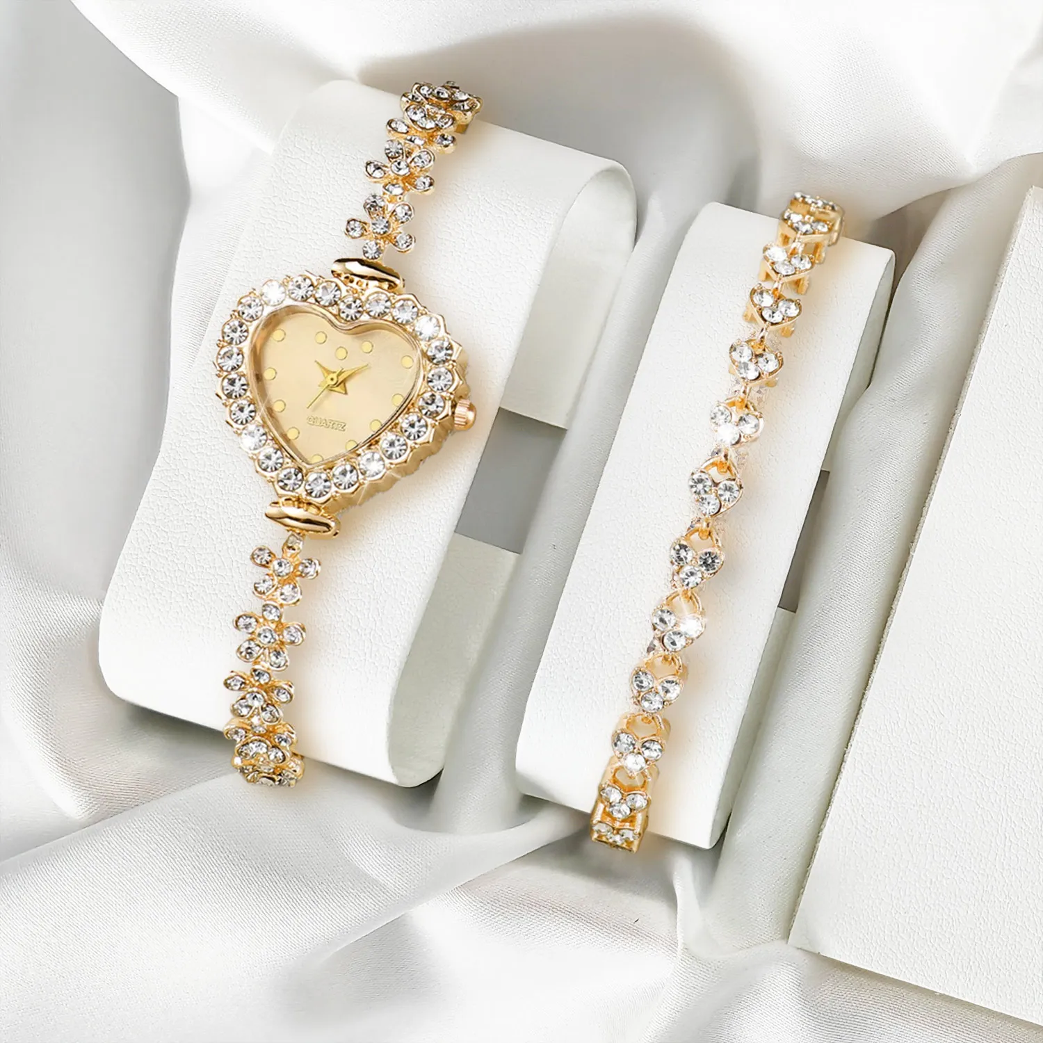 2PCS Set Women Watches Luxury Rhinestone Bracelet Ladies Heart Dial Quartz Wristwatches Dress Clock Montre Femme（Without Box ）