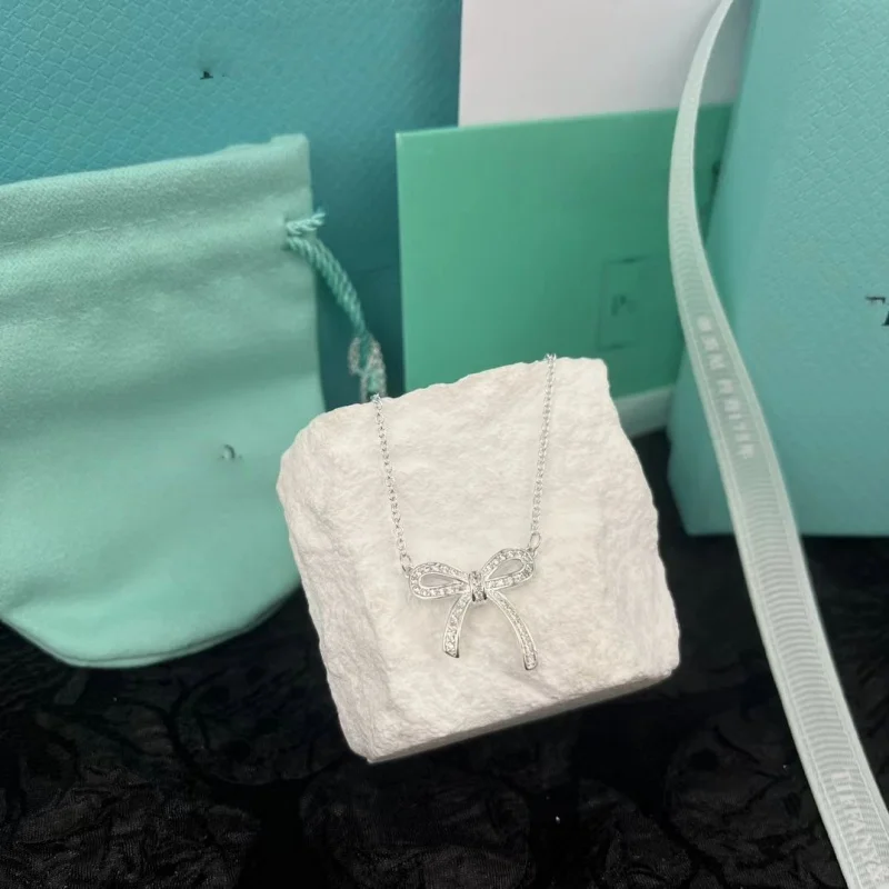 

Silver Women's Necklace Bow Design Necklace Pendant Shining Zircon Wedding Jewelry Best Gift