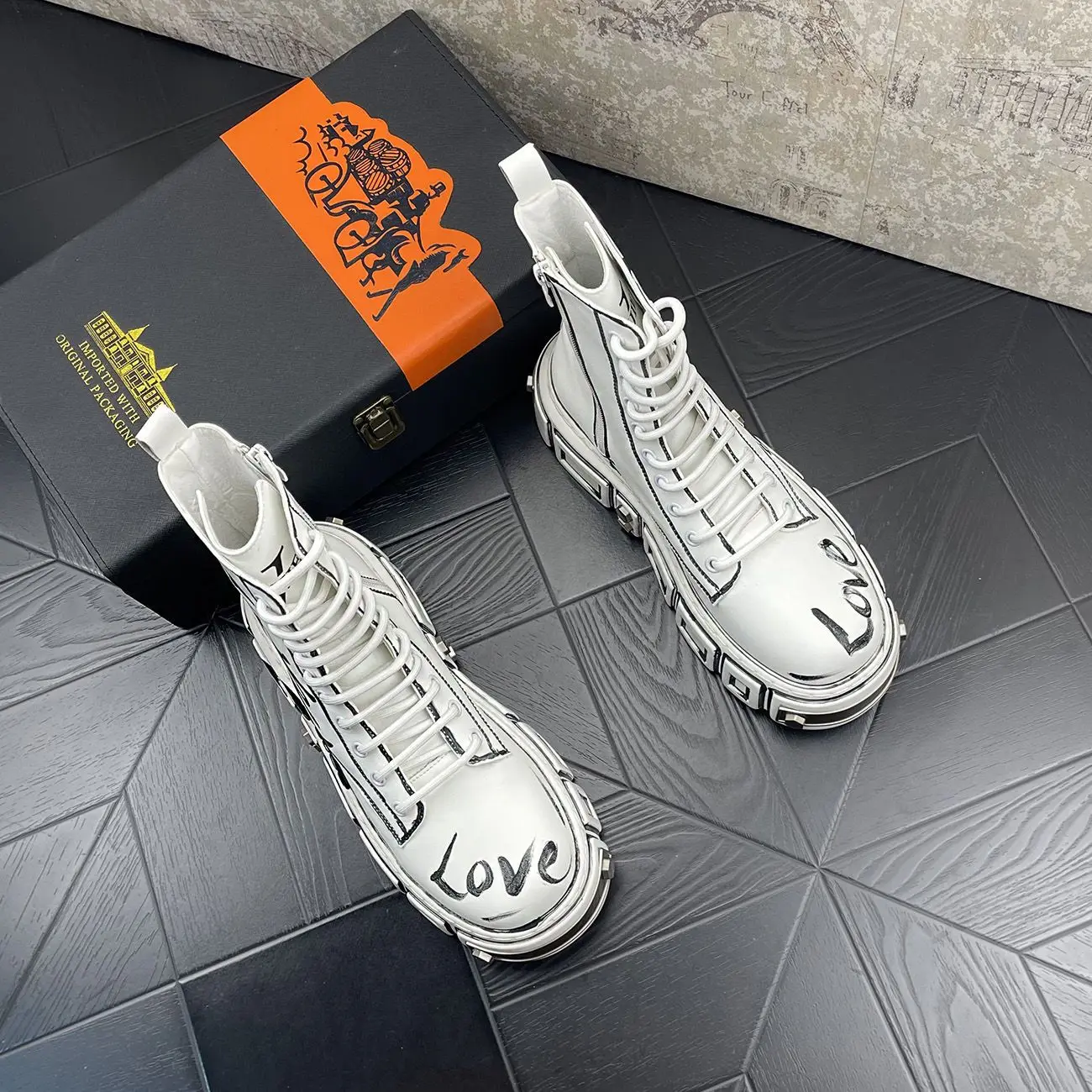 الخريف والشتاء جديد الرجال الكتابة على الجدران سلسلة النمط الإقليمي فاسق سميكة القاع زيادة المتخصصة الرجعية اللون تلميع الاتجاه الأحذية