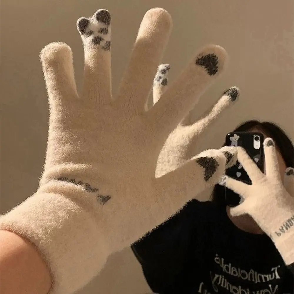 Bear Design Crystal Fleece Knitted Gloves Knit Fabric One Size Touch Screen Full Finger Gloves Thick Warm Gloves For Cycling