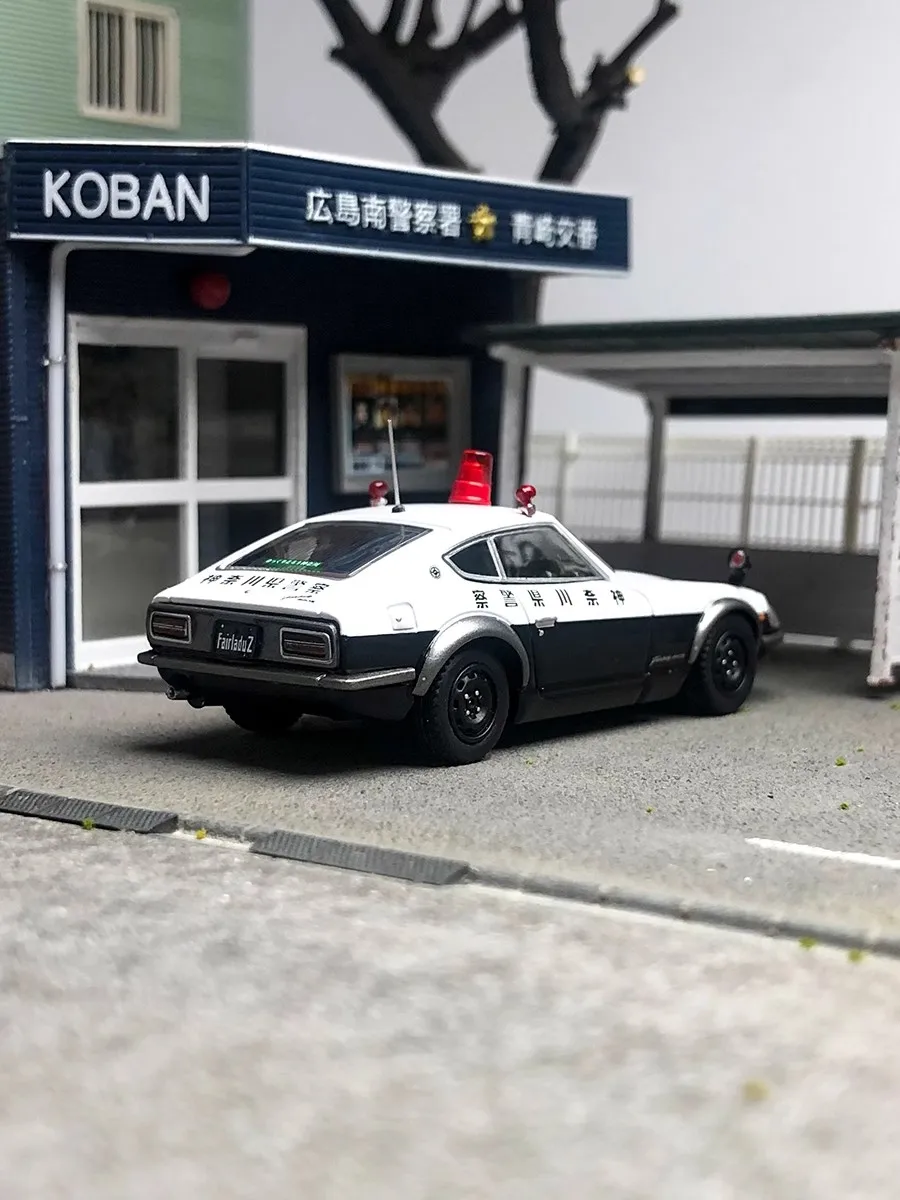 INNO-Mini voiture de police FAIRLADY KampZG HS30, version oké agawa, modèle de voiture en alliage, collection limitée, coffret cadeau, 1/64