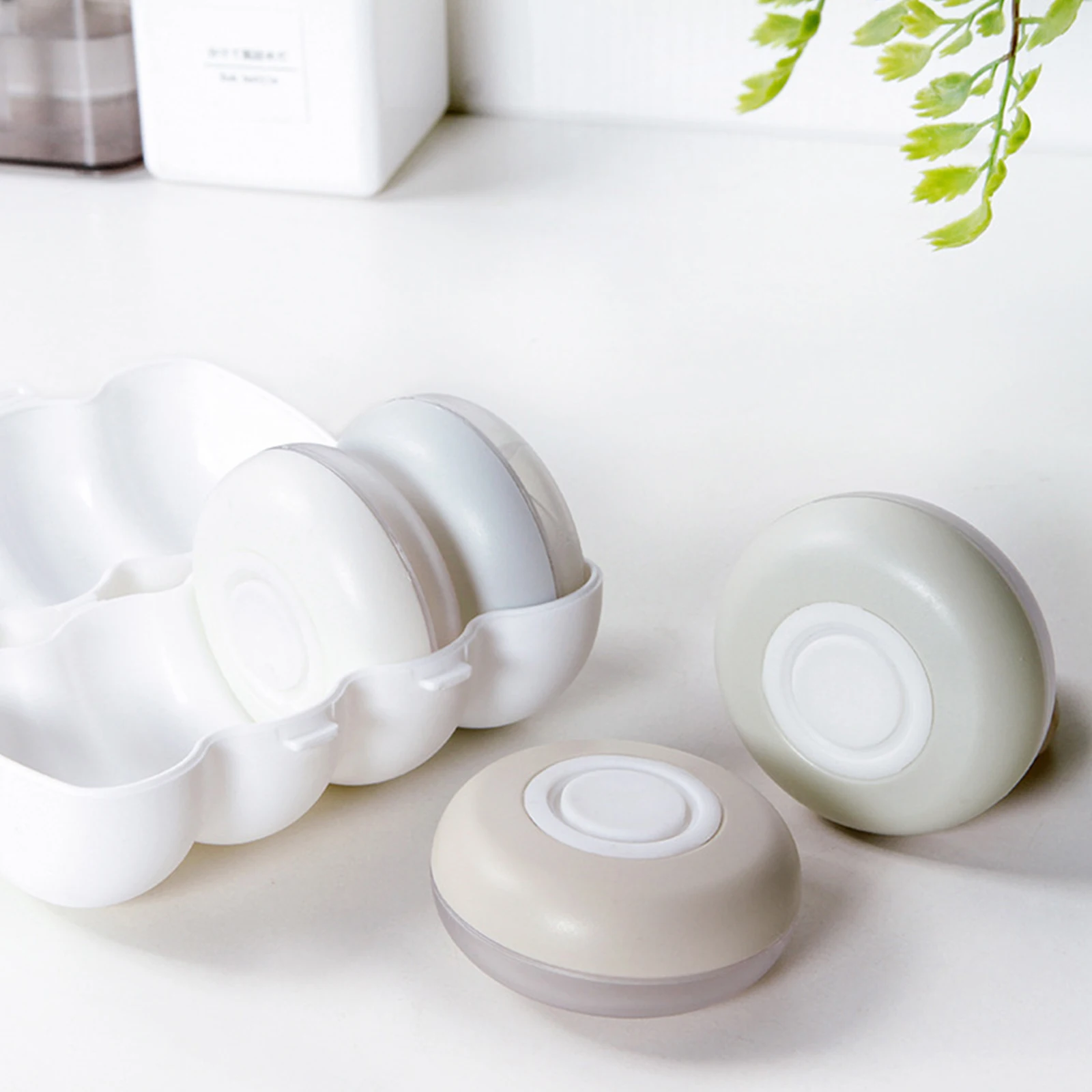 

1 set 1 Set Of Portable Small Lotion Dispensers Press Type Sealing Travel Lotion Jars For Daily Use Oil Storage Cases